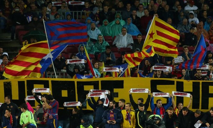 Barcelona-Sevilla maçında özgürlük sloganları