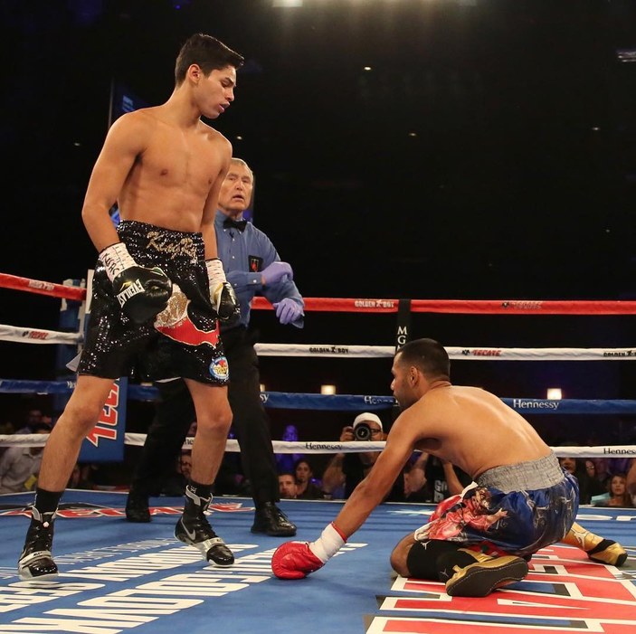 Genç boksör Ryan Garcia önüne geleni nakavt ediyor