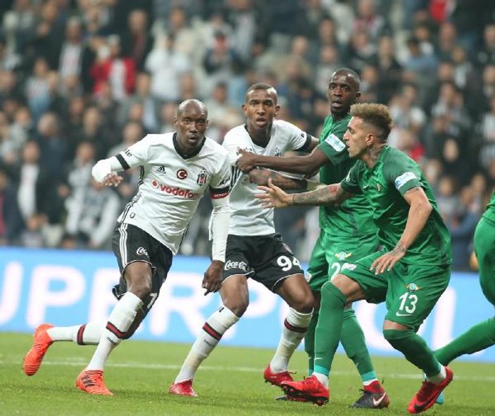 Beşiktaş evinde Akhisarspor'la berabere kaldı