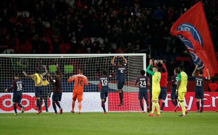 Lider PSG puan farkını açıyor