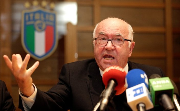 İtalya Futbol Federasyonu Başkanı Tavecchio istifa etti