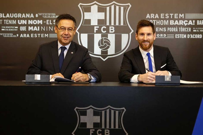 Messi Barcelona'da kaldı