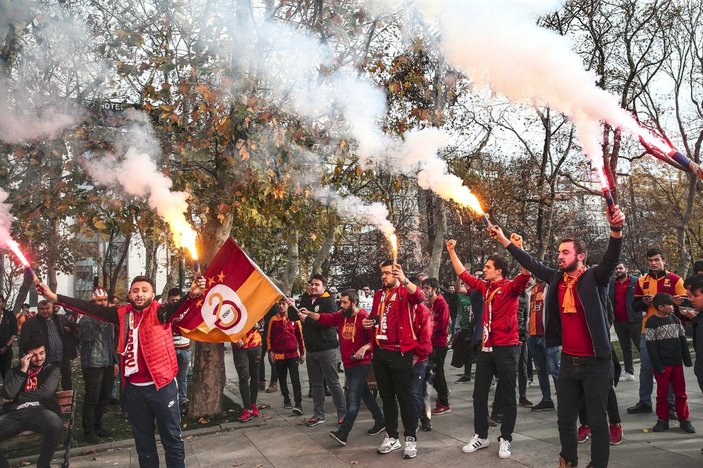 G.Saray taraftarları Beşiktaş'ta