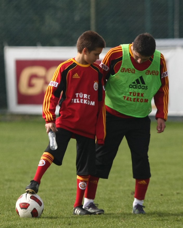 Hagi'nin oğlu Ianis Galatasaray'a geliyor