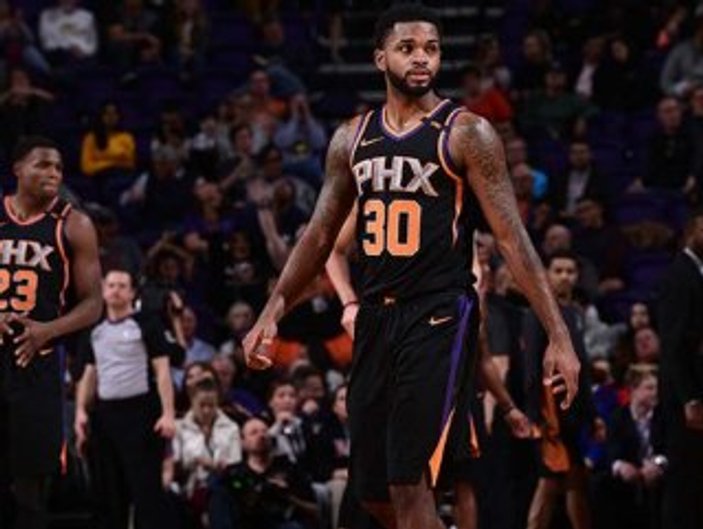 Phoenix Suns son saniye basketiyle kazandı