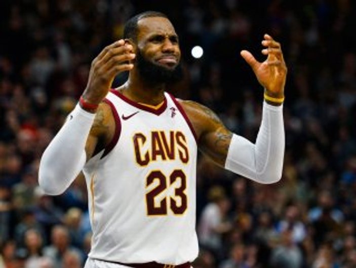 LeBron James'i doğum gününde üzdüler