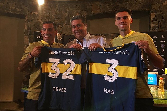 Tevez ve Mas Boca'ya imza attı