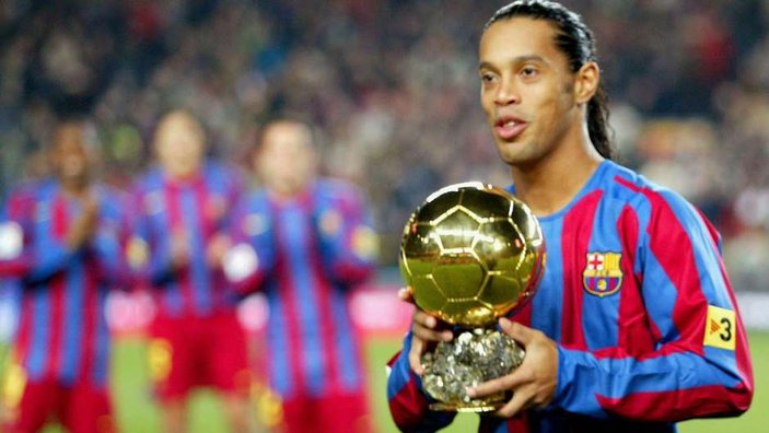 Brezilyalı efsane Ronaldinho futbolu bıraktı