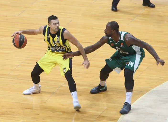 Fenerbahçe, Panathinaikos'tan rövanşı aldı