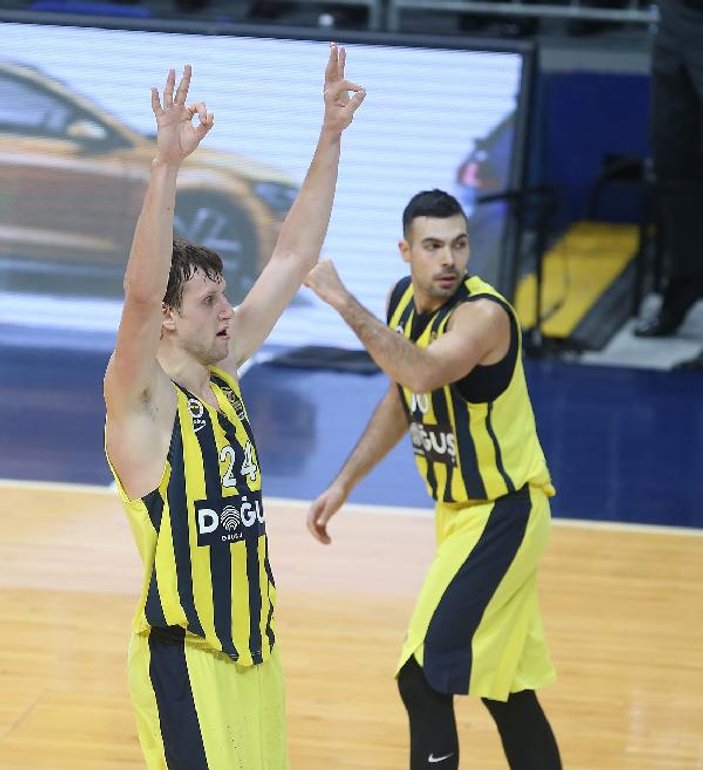 Fenerbahçe, Panathinaikos'tan rövanşı aldı