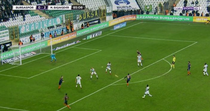 Arda Turan Süper Lig'e golle döndü