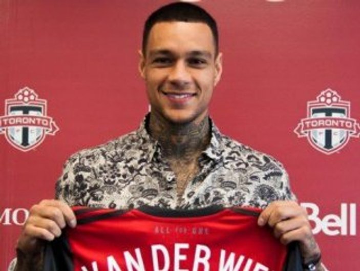 Van der Wiel: Fenerbahçe bana hiç iyi davranmadı