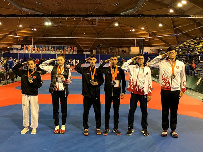 Hollanda'da 7 madalya kazanan millilerden Mehmetçik'e selam