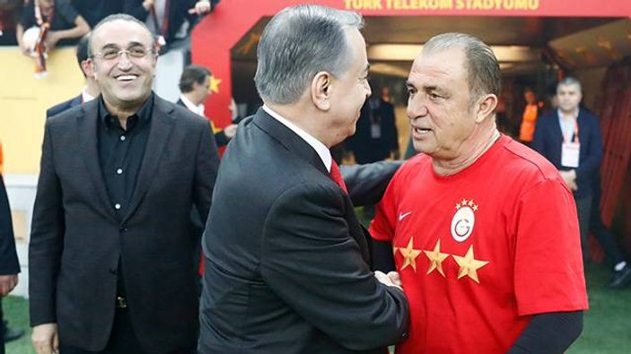 Galatasaray'da derbi primleri belli oldu