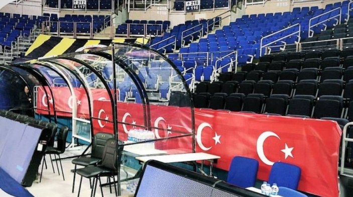 F.Bahçe'den Maccabi'ye Türk bayraklı cevap