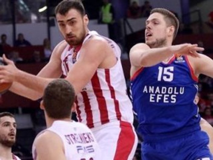 Euroleague'de MVP'ler: Milutinov ve Hickman