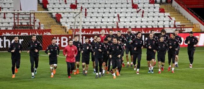 Lucescu: Bütün oyuncular milli takımı istemeli