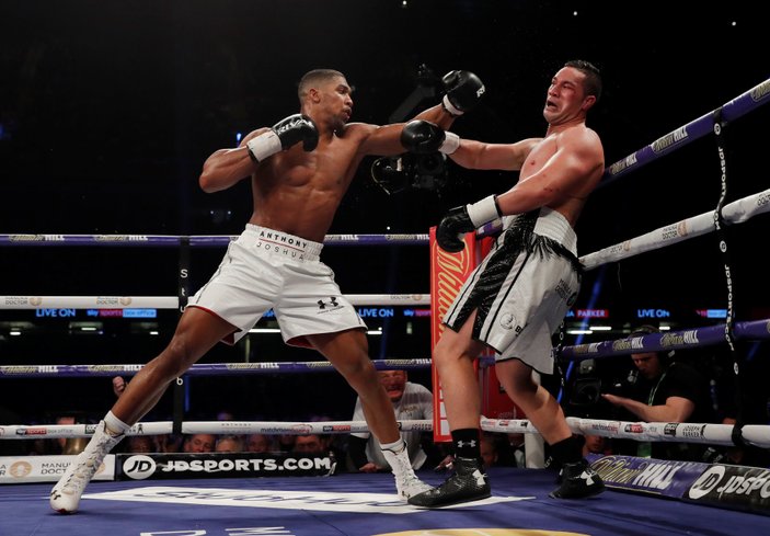 Anthony Joshua, 3. kemeri de kazandı