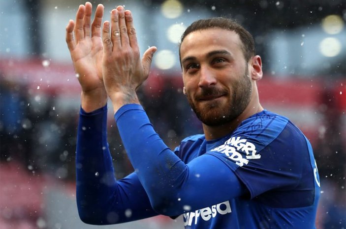 Cenk Tosun ayın futbolcusuna aday