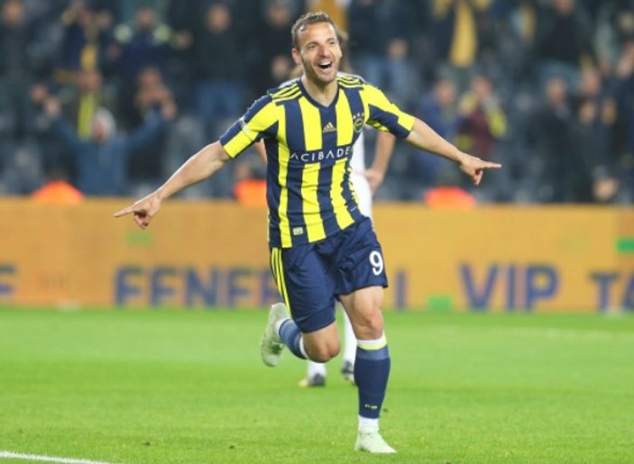 Fenerbahçe, Osmanlıspor'u 2 golle geçti