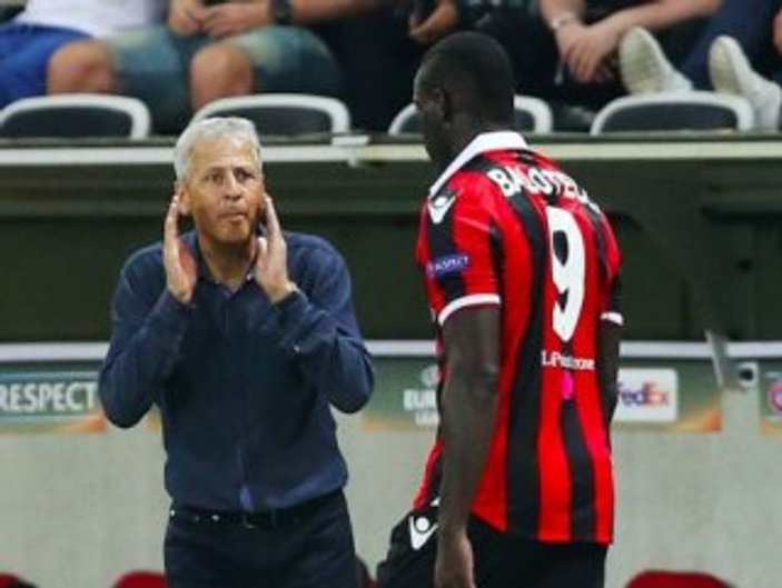 Favre, Balotelli'yi eleştirdi