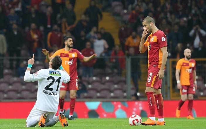 Galatasaray, Akhisarspor'a elendi