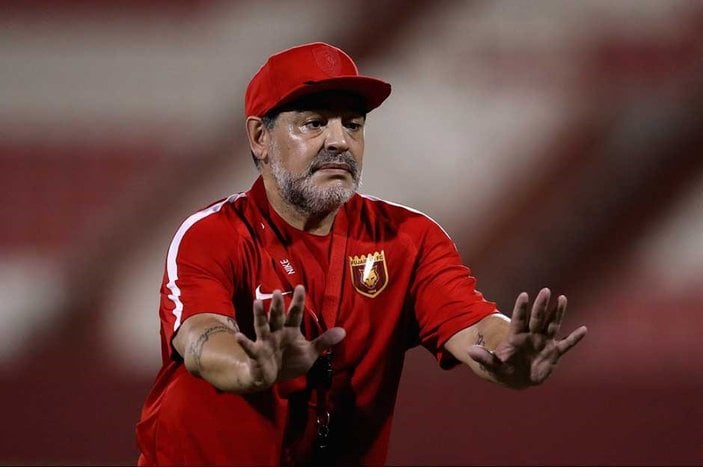 Maradona görevinden ayrıldı