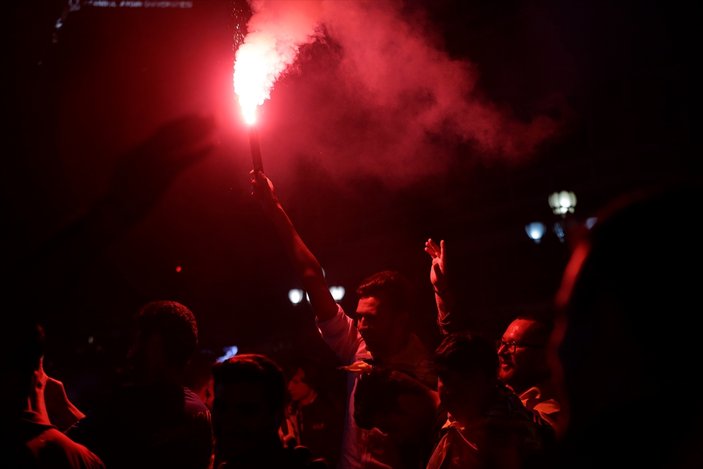 Ankaragücü taraftarları, Süper Lig'i Kızılay'da kutladı