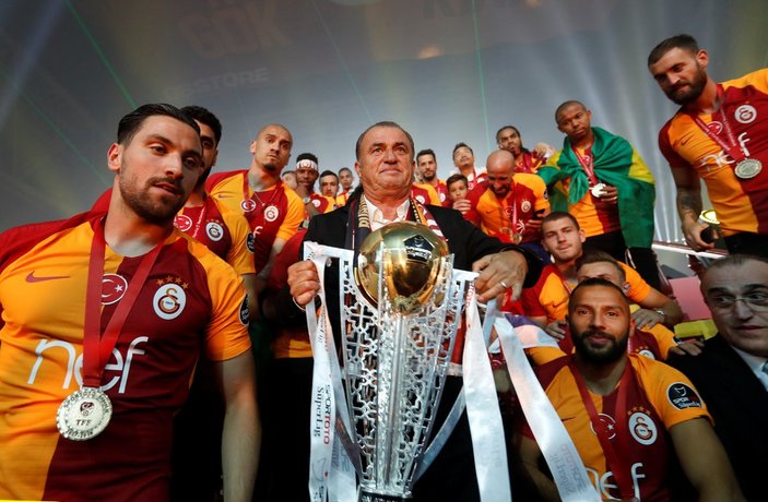 Şampiyon Galatasaray, kupasını aldı