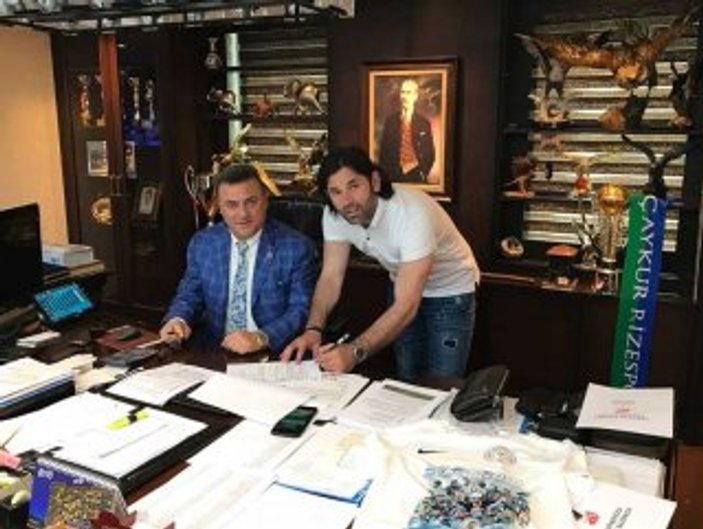 Çaykur Rizespor İbrahim Üzülmez'in sözleşmesini uzattı