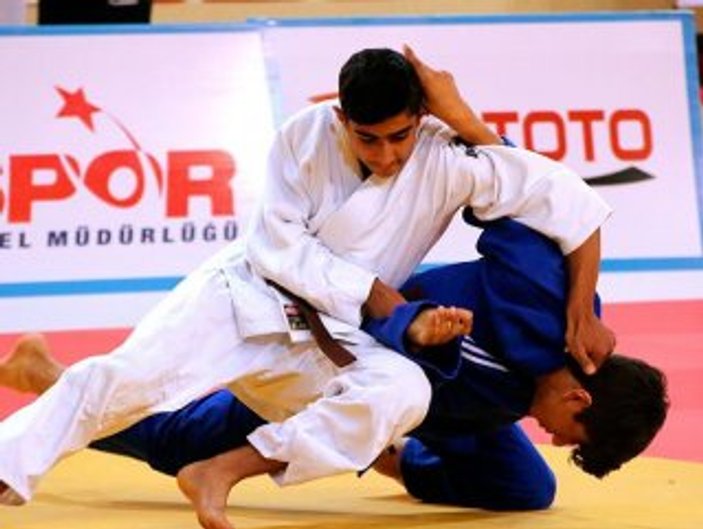 Yıldızlar Judo Şampiyonası Eskişehir'de başladı