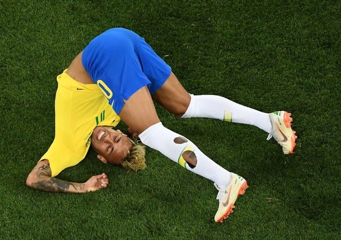 Neymar'dan 'taklacı' eleştirilerine cevap