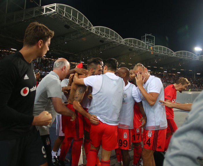 Beşiktaş Avusturya'da son dakikada turladı