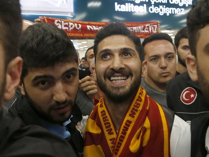 Galatasaray'ın yeni transferi Emre Akbaba İstanbul'da