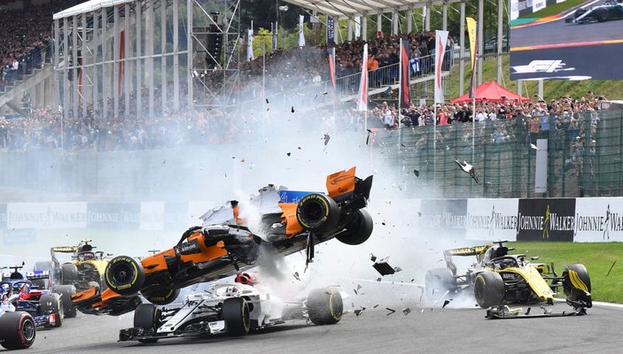 Olaylı başlayan Belçika Grand Prix'sinde zafer Vettel'in