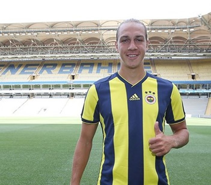 Fenerbahçe'nin yenileri imzalıyor