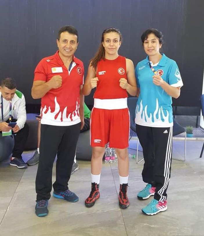 Genç boksör Aycan Güldağı Dünya Üçüncüsü