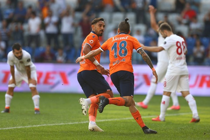 Başakşehir evinde Antalyaspor'a 4 attı