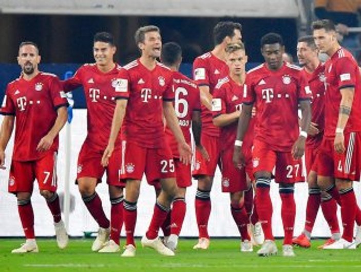 Bayern Münih, Schalke 04'ü ligin dibine attı