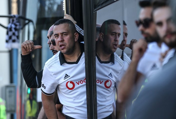 Beşiktaş taraftarı Kadıköy deplasmanına gitti