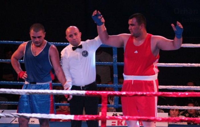 Trabzonlu boksörler boks gecesine damga vurdu