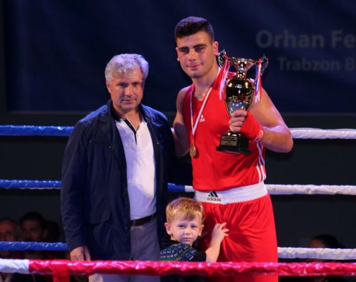 Trabzonlu boksörler boks gecesine damga vurdu