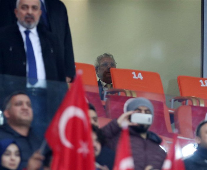 Aziz Yıldırım Konya'da milli maçı izledi