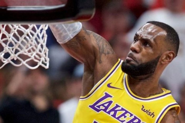 LeBron'dan eski takımına 51 sayı