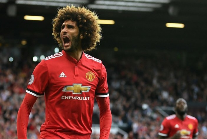 Fellaini rakibini saçından çekip düşürdü