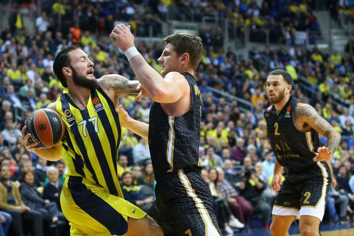 Fenerbahçe, THY Avrupa Ligi'nde liderliğini korudu