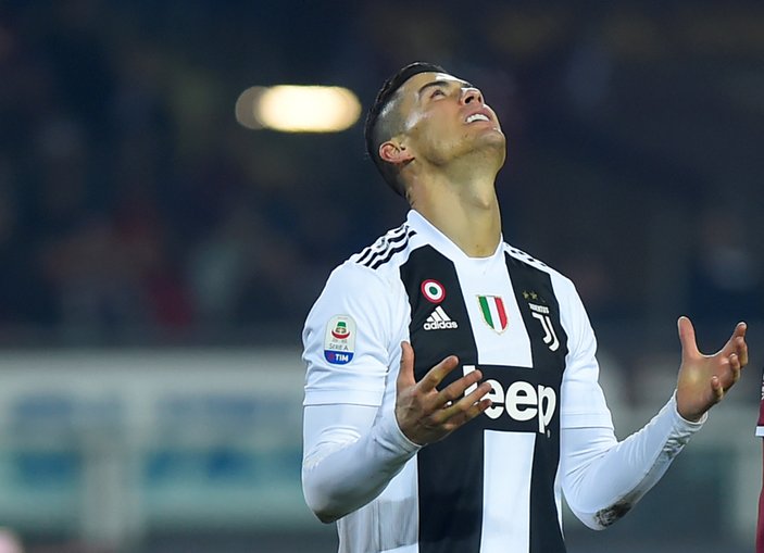 Ronaldo'nun frikiği taca gitti