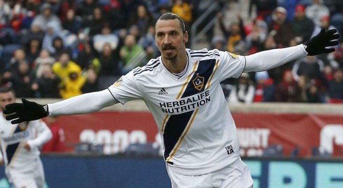 Ibrahimovic Amerika'da kalıyor