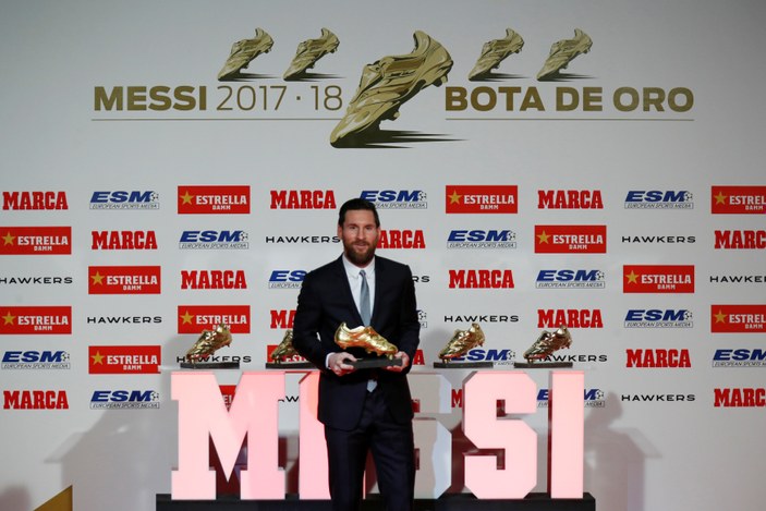 Messi Altın Ayakkabı'yı aldı