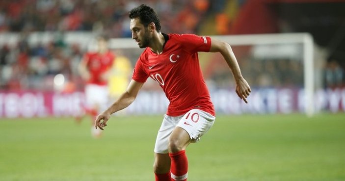 Hakan Çalhanoğlu: Galatasaray'da oynamak istiyorum